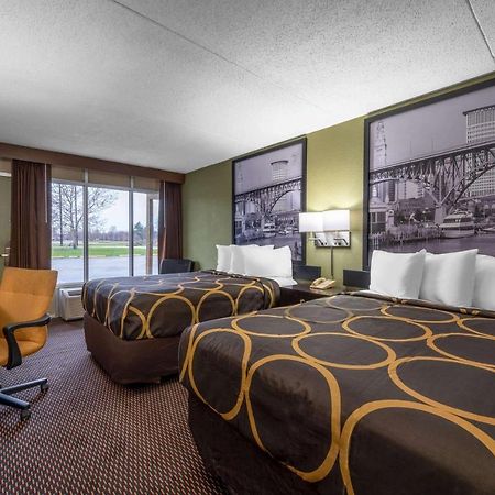 Super 8 By Wyndham Perrysburg-Toledo Hotell Eksteriør bilde