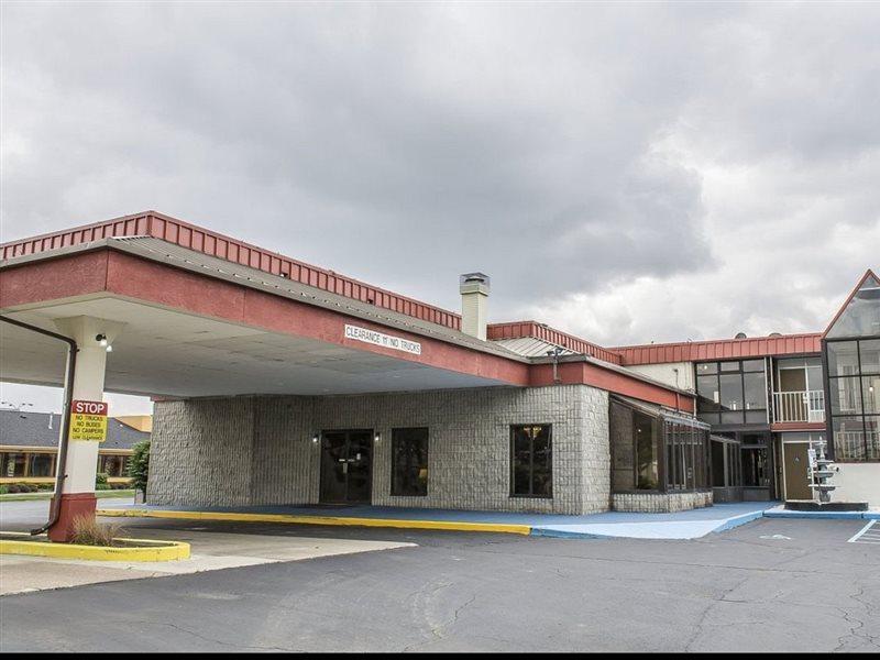 Super 8 By Wyndham Perrysburg-Toledo Hotell Eksteriør bilde
