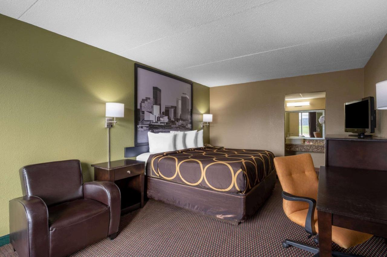 Super 8 By Wyndham Perrysburg-Toledo Hotell Eksteriør bilde