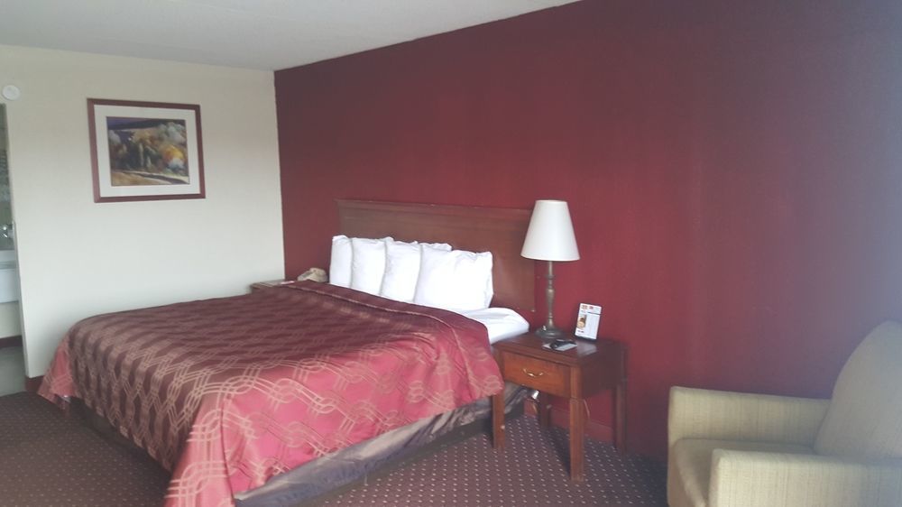 Super 8 By Wyndham Perrysburg-Toledo Hotell Eksteriør bilde