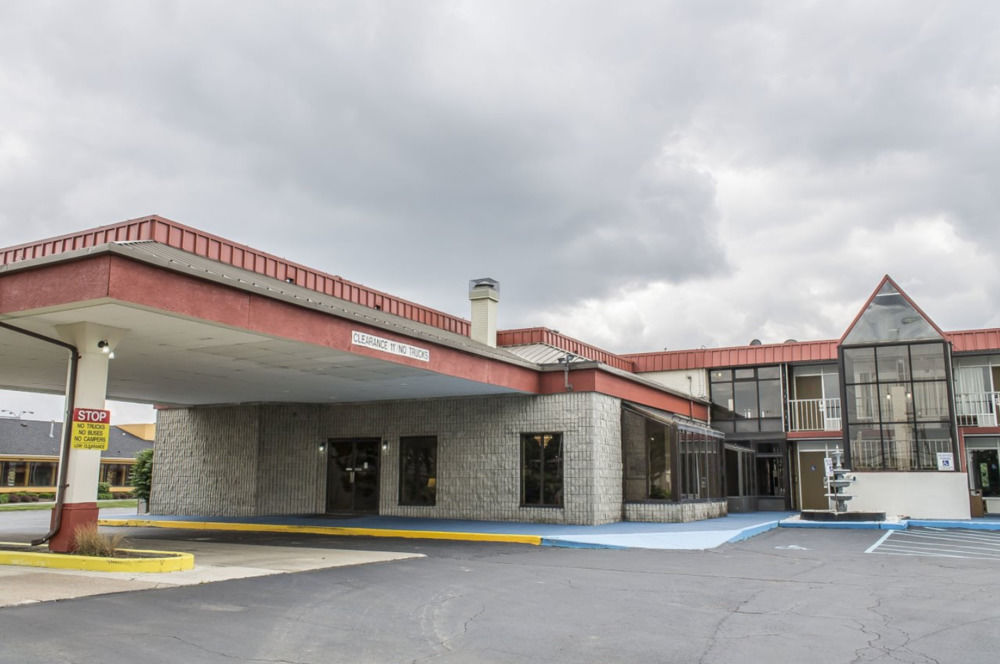 Super 8 By Wyndham Perrysburg-Toledo Hotell Eksteriør bilde
