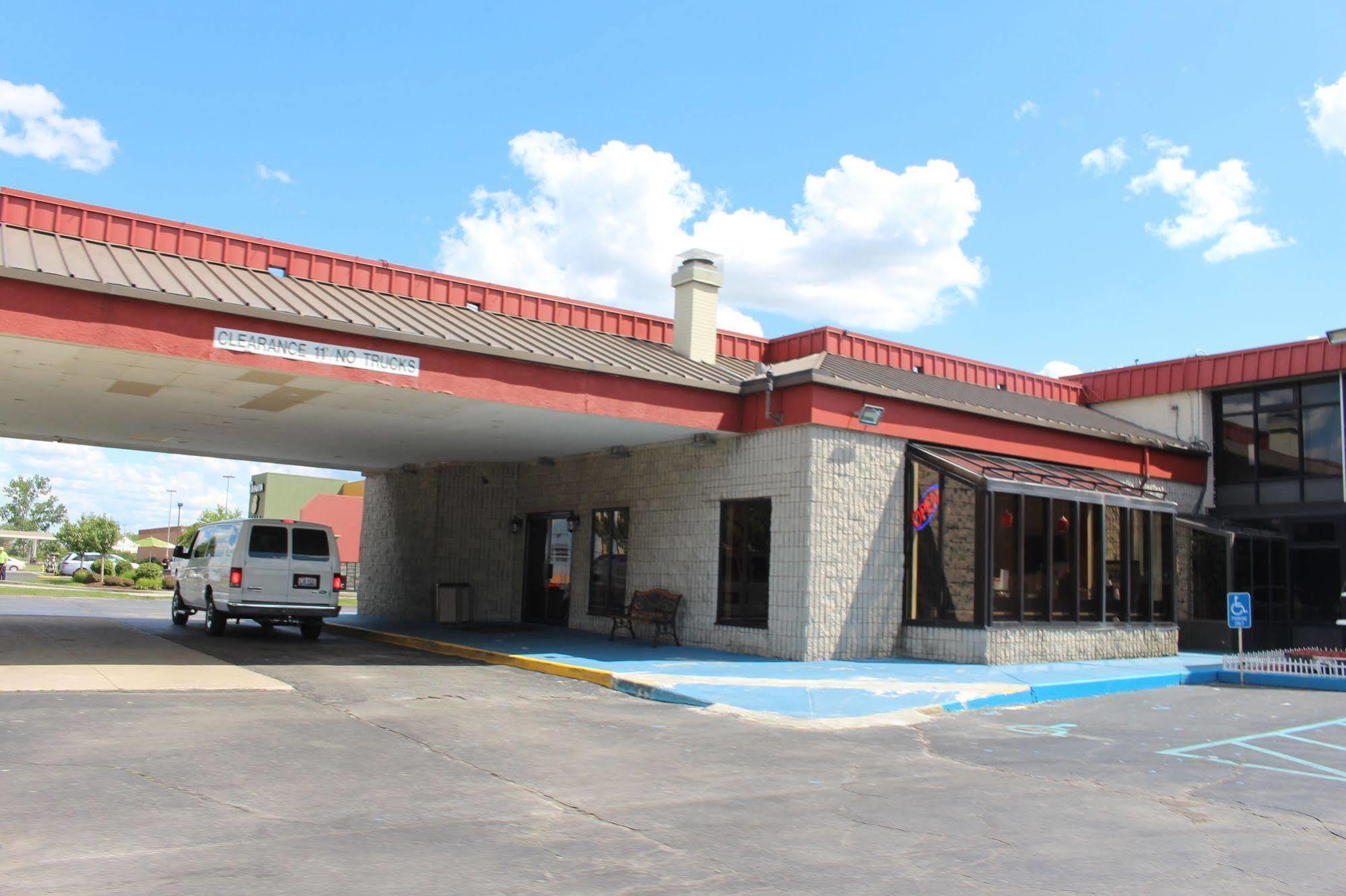 Super 8 By Wyndham Perrysburg-Toledo Hotell Eksteriør bilde