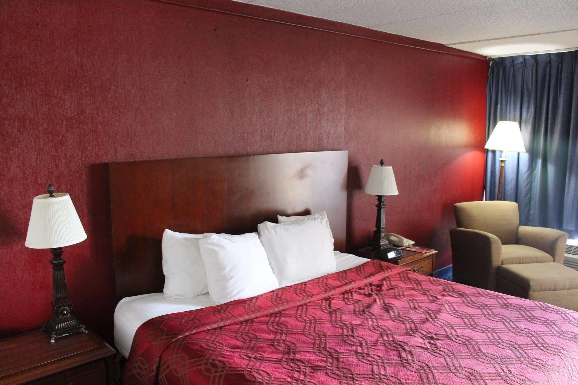 Super 8 By Wyndham Perrysburg-Toledo Hotell Eksteriør bilde