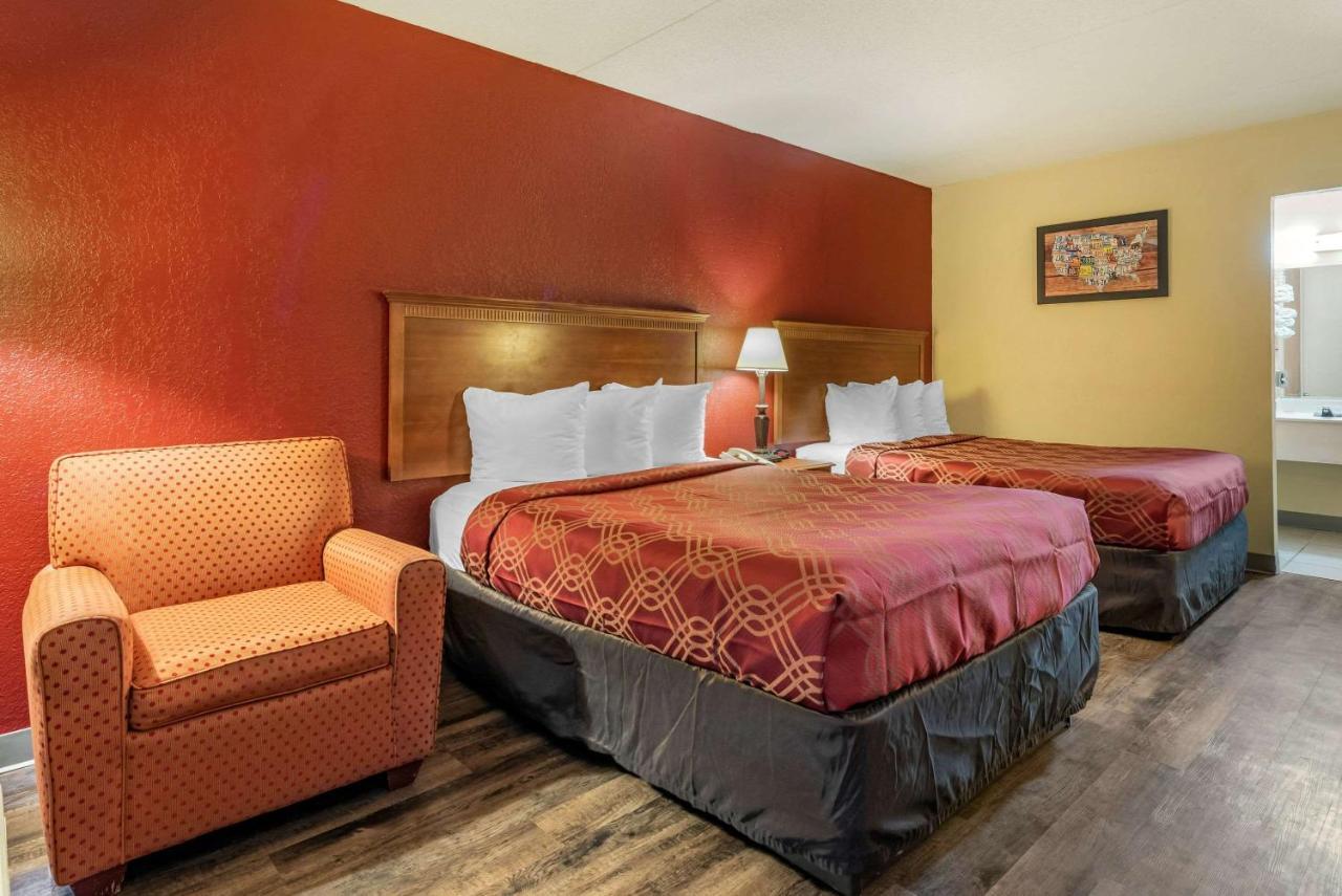 Super 8 By Wyndham Perrysburg-Toledo Hotell Eksteriør bilde