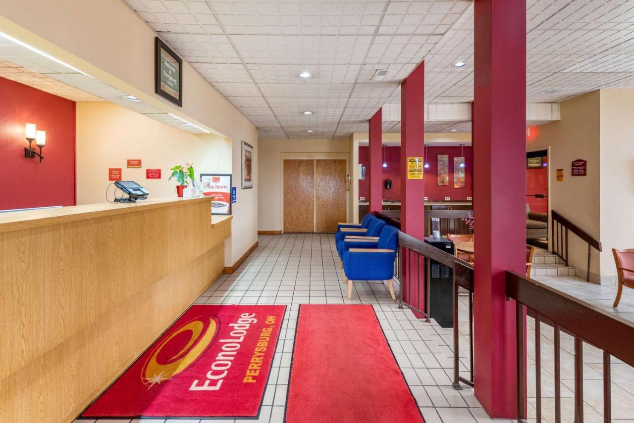 Super 8 By Wyndham Perrysburg-Toledo Hotell Eksteriør bilde