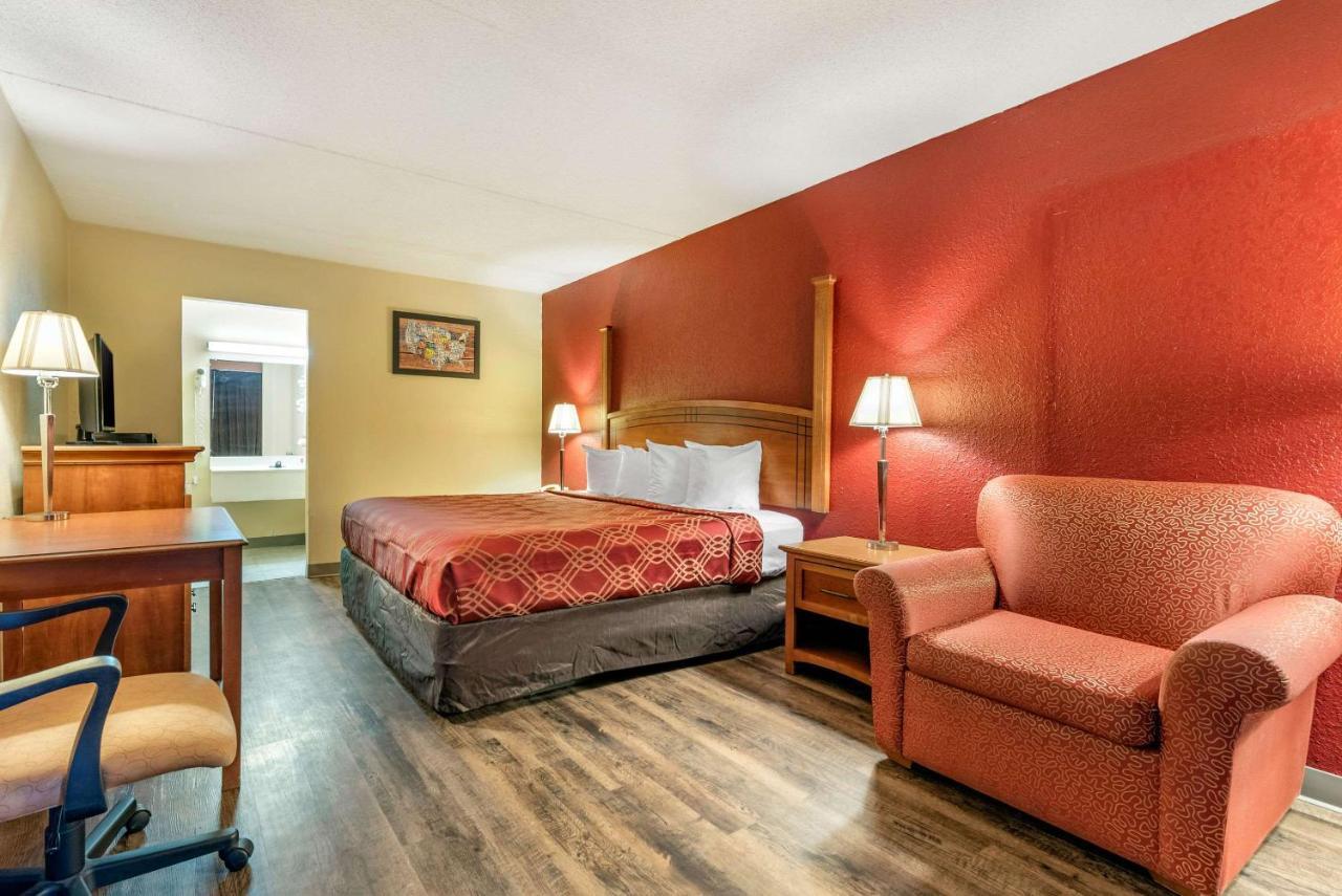 Super 8 By Wyndham Perrysburg-Toledo Hotell Eksteriør bilde